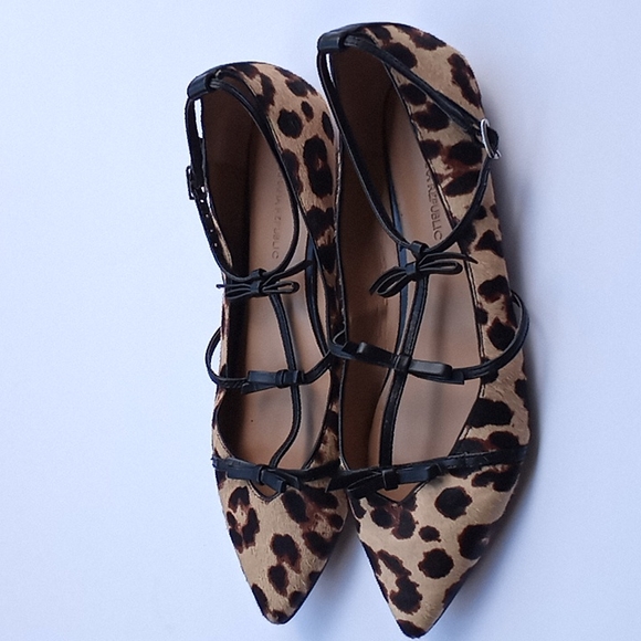 014 Banana Republic Flats. Size 8 - Picture 4 of 9